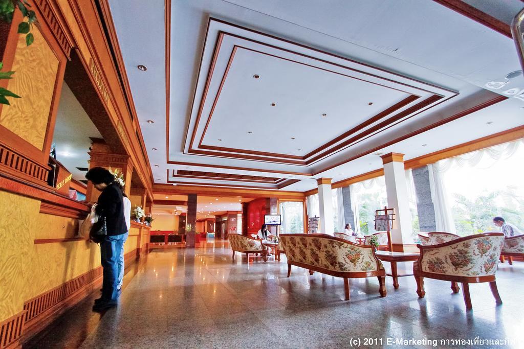 Grand Park Hotel Nakhon Si Thammarat Extérieur photo