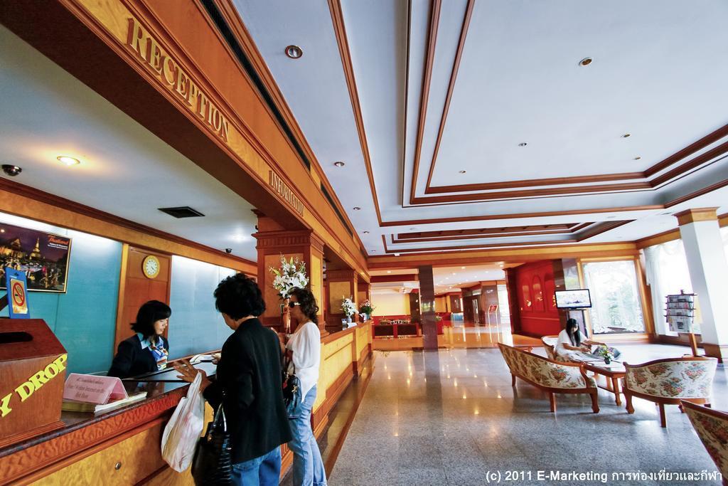 Grand Park Hotel Nakhon Si Thammarat Extérieur photo